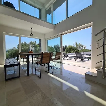 Villa In Kroatien Mit Pool Und Meerblick Ravni