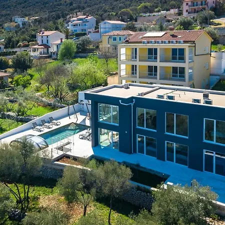 In Kroatien Mit Pool Und Meerblick